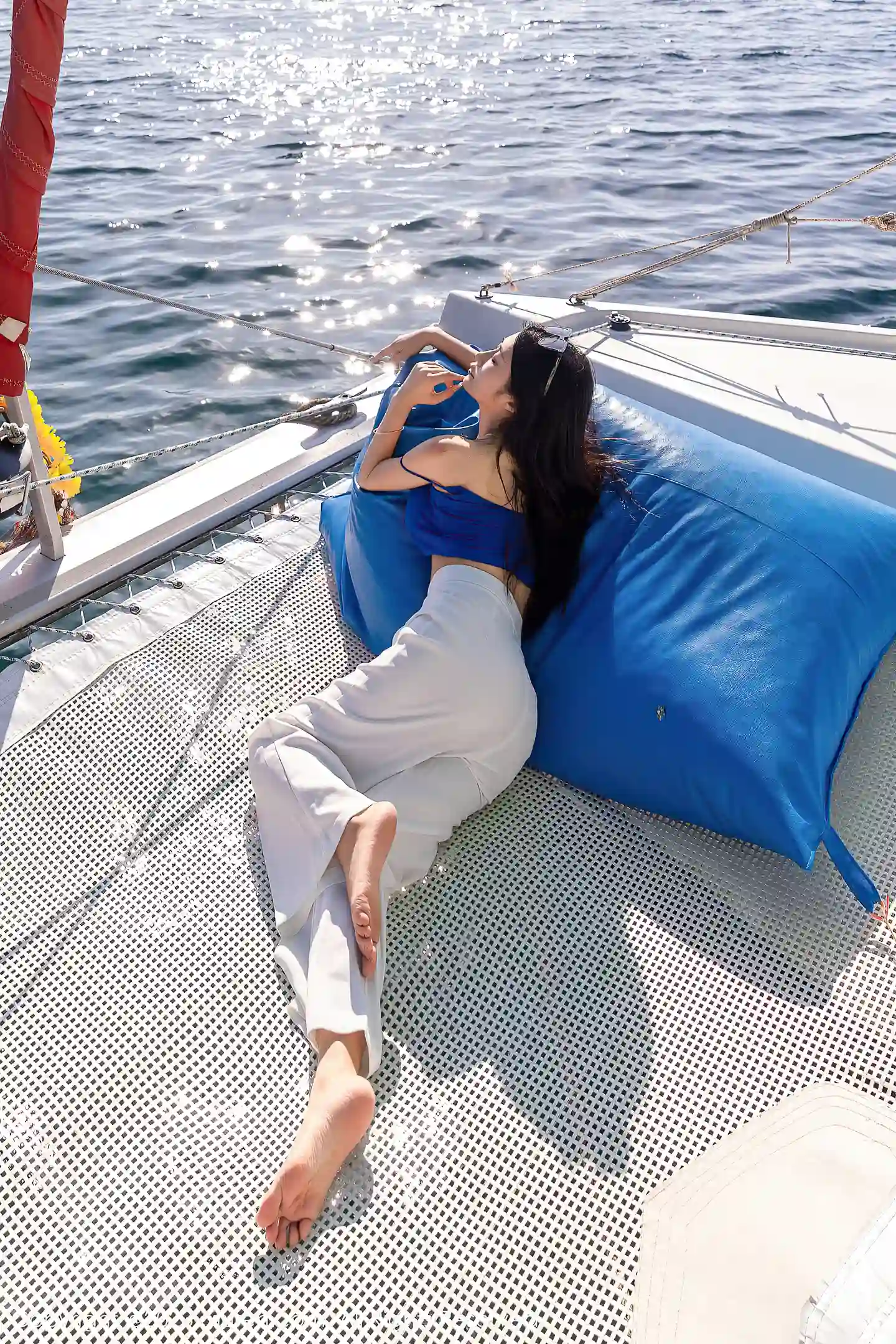 图片[6]-[XiuRen秀人网] 2023.03.03 VOL.6359 laura阿姣 蓝色小背心与白色长裤加白色蕾丝内衣性感私房写真集-秀人网官方网站